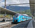 z-31500-coradia-polyvalent-rgional-tricourant-2/859945/der-sncf-coradia-polyvalent-r233gional-tricourant Der SNCF Coradia Polyvalent régional tricourant Z 31539 hat als TER 884562 von Evian-les Bains sein Ziel Bellegarde-sur-Valserine erreicht. 
Die SNCF TER verkehren im Wechsel mit den zweistündlichen Léman Express Zügen RL1 und RL3  von Evian bzw. St-Gervais nach Annemasse, so dass ein Stundentakt entsteht. Während die Léman Express Züge* dann von Annemasse den Weg nach Genève und Coppet einschlagen, verkehren die TER nach Bellegarde, wechselnd von Evain und St-Gervais und somit im Stundentakt.

*ergänzt durch die RL2, RL4 und RE33
 
26. Aug. 2024