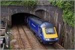 Ein First Great Western HST 125 verlässt bei Dawlish den Kennawy Tunnel. 
12. Mai 2014