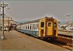 Eastbourne: Im Sommer 1984 wartet ein Class 423 Triebzug auf die Abfahrt Richtung London.
