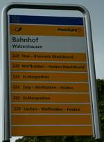 (250'105) - PostAuto-Haltestellenschild - Walzenhausen, Bahnhof - am 16. Mai 2023