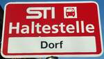 (136'822) - STI-Haltestellenschild - Uebeschi, Dorf - am 22.