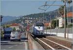 Ab Finale Liguere bis kurz nach Alassio folgt die Strecke Genova Ventimiglia noch der urspr�nglichen Trassierung, welche meist dem Meer entlang und durch die Ortschaften f�hrt. So konnte bei der Haltestelle Borgio Verezzi der FS Trenitalia iC 659 von ...