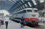 Die FS 444 080 ist Schnellzug in Milano Centrale angekommen. 
Juni 1985