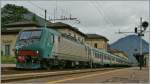 e-464-traxx-p160-dcp/279330/die-fs-646564-mit-einem-regionalzug Die FS 646.564 mit einem Regionalzug nach Milano wartet in Domodossola auf die Abfahrt.
22. Mai 2013