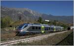 Der FS Trenitalia MD 501 051 erreicht als Regionale 11829 von Ivrea nach Aosta den Bahnhof von Châtillon Saint Vincent. 11. Okt. 2023