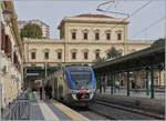 Im wunderschönen Bahnhof von Agrigento wartet ein FSA Trenitalia ME Ale 501 auf die baldige Abfahrt nach Palermo. 

5. März 2026