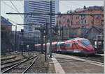 etr-400/854847/der-trenitalia-fs-etr-400-048 Der Trenitalia FS ETR 400 048 ist als FR 9291 von Paris Gare de Lyon nach Milano Centrale unterwegs und verlässt Chambéry-Challes-les-Eaux, wo der Zug einen fahrplanmässigen Halt hatte.

20. März 2022