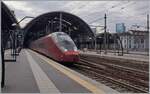 Der ntv  Italo  ETR 575 014 verlässt Milano Centrale in Richtung Süden

8. Nov. 2022