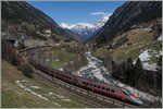ETR 610/487268/ein-trenitalia-etr-610-als-ec Ein Trenitalia ETR 610 als EC 14 von Milano nach Zürich HB in der Wattinger Kurve bei Wassen am 17. März 2016.  