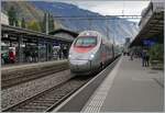 Ein FS Trenitalia ETR 610 auf der Fahrt von Milano nach Genève Aéroport beim Halt in Montreux.