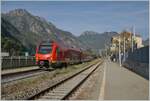 Der FS Trenitalia BUM BTR 813 001 ist als RV VdA 2718 von Aosta nach Torino Porta Nuova unterwegs und verlässt Pont S.Martin.