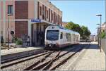 In Alghero wartet der arst (transporti regionali della serdegana ADeS01 (95 83 4600 001-0 (A) / 95 83 4600 101-8 (B)) Doppeltriebwagen auf die Abfahrt nach S�ssari. 

22. September 2026