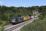 193 706 von  MERCITALIA  mit einem  KLV  kurz nachdem  Esslingerbergtunnel  am 9. August 2022 bei Sollnhofen im Altmhltal.