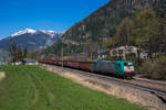 483 004 mit einem Schrottzug sdwrts fahrend. Aufgenommen am 8. April 2017 bei Freienfeld/Campo di Trens in Sdtirol.