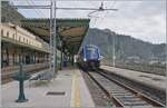 Ein FS Trenitalia  HTR 412  Blues  wartet in Taormina Giardini auf die Abfahrt nach Catania.