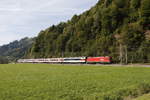 1016 015 mit einem EC auf dem Weg nach Salzburg.