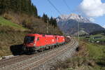 1016 019 und 1116 xxx waren mit einem gemischten Gterzug am 29. Oktober 2024 bei Pfaffenschwend auf dem Weg nach Wrgl.