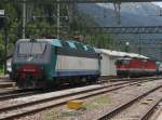 Die E 405 031 bei einer Rangierfahrt am Bahnhof Brenner, wahr viel los zwei 1144 werden nach sterreich gerade zurckgestoen von zwei E 412er. (11.06.2009) 
