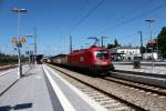 1116 104-1 durchfhrt mit einem Containerzug am 26.