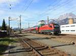 1116 241-1 bei der Ausfahrt aus dem Bahnhof von St.