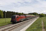 1116 216 mit einer  Railjet-Doppelgarnitur  aus Salzburg kommend am 9.