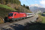 1116 088 war am 29. Oktober 2024 mit dem  Transalpin  bei Pfaffenschwend in Richtung Wrgl unterwegs.