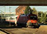 1116 107-4 mit dem IC 2191 von Westerland/Sylt nach Frankfurt fuhr heute leider auf Gleis 4 in Harburg ein. briggeblieben ist eine lichttechnisch ungeschickte Aufnahme. 15.10.11