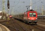 1116 272-4 zieht hier einen langen und leeren Autozug durch Bremen Hbf. 03.03.12