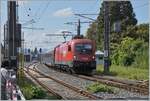 Die ÖBB 1116 098 rangiert mit ihrem RJ im Bahnhof von Bregenz.