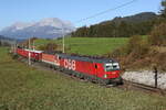 1293 095 und 1144 069 waren am 29. Oktober 2024 bei Fieberbrunn auf dem Weg nach Zell am See.