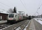 1116 264  3 Hitradio -Taurus mit einem Korridorzug im Bahnhof von Prien am Chiemsee.