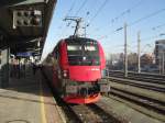 1116 218 am Ende eines Railjets kurz nach der Einfahrt in den Salzburger Hauptbahnhof am 23.