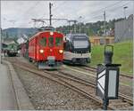 Les chemins de fer disparus - Die verschwundenen Bahnen (RhB Bellinzona -Mesoco 1907 - 2016) der RhB Bernina Bahn ABe 4/4 I 35 der Blonay Chamby Bahn rangiert in Blonay um seinen Personenzug 3571 nach