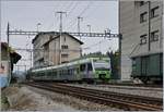Der BLS RABe 525 026  Nina  nach Summiswald Gr�nen erreicht L�tzelfl�h Goldbach.