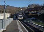 Der CEV MVR ABeh 2/6 7502 erreicht von Vevey kommend die neue Haltestelle Vevey Vignerons.