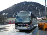 (231'724) - May-Taxi, Verbier - VS 122'510 - Beulas am 2. Januar 2022 beim Bahnhof Orsires