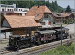 Nachdem die die E 3/3 853 (UIC 90 85 0008 573-3) des Verein Historische Eisenbahn Emmental in Wasen angekommen ist und die beiden Reisezugwagen Zug umfahren hat, ist der Dampfzug f�r die R�ckfahrt nach Sumiswald-Gr�nen bereit. 

14. Juni 2025