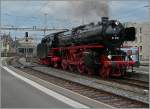 Die wunderschöne 01 202 bei einer Rangierfahrt (Zug umfahren) in Lausanne. 
6. Dez. 2014