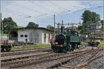 Die noch aus der Privatbahnzeit stammende SCB C 4 196 tr�gt die UIC Nummer 90 85 00 07696-7 und rangiert in Sumiswald Gr�nen. Doch erstmal der Reihe nach: Ein knapper Lokbestand und zunehmender Verkehr bewogen die Schweizer Centralbahn (S-C-B) zur An ...