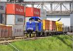 Eine mir unbekannte Rangierlok vermutlich rumänischer Herkunft der Rhenus Logistics mit der Aufschrift Faur in Kleinhüningen. April 2018.