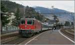 SBB Re 4/4 II 11121 mit Gotthardschnellzug beim Halt in Faido.