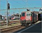 Die SBB Re 4/4 II (Re 420 288-3) mit automatischer Kupplung mit einem Güterzug in Lausanne. 

28. Aug. 2024
 