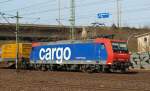 482 013-0 der SBB stand morgens um 8 noch in HH-Langenfelde nun 7 Std spter zog sie einen Containerzug durch Harburg. 02.04.11