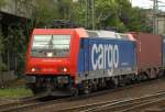 482 035-3 der SBB Cargo(ex Vorfhrlok 185 561) fuhr mit vielen bunten Paketen am Haken durch Harburg. 19.8.11