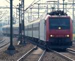 49. Sie brachte den zweiten Sonderzug zur Menschenkette nach Hamburg, die SBB Re 482 027-0. HH 24.4.10