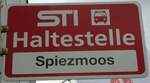 (129'133) - STI-Haltestellenschild - Spiez, Spiezmoos - am 23.