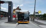 (287'532) - PostAuto Bern - BE 659'263/PID 12'309 - eMercedes am 31. Mai 2026 beim Bahnhof Spiez