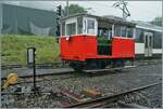 Die kleine RB Draisine Dm 2/2 N° 3  Biniou  der Blonay-Chamby Bahn ist früh morges noch vor dem ersten (Museums)-Planzug zu einer Probefahrt nach Blonay aufgebrochen.