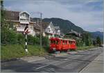 Als letzter Zug des Tages erreicht der RhB ABe 4/4 35 der Blonay-Chamby Bahn sein Ziel Blonay.