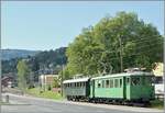 Der GFM Be 4/4 111 (ex BCe 4/4 111) Baujahr 1903 (Umbau 1928/1951) ist mit deinem SBB Brünigbahn Wagen in Blonay abgefahren und nun auf dem Weg nach Chaulin.